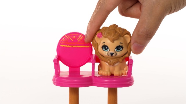 Amazon.com: Mattel Enchantimals Stylin' Salon Playset with Lacey